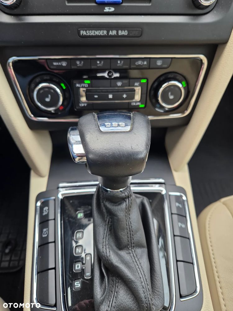 Skoda Superb 2.0 TDI Elegance DSG - 14