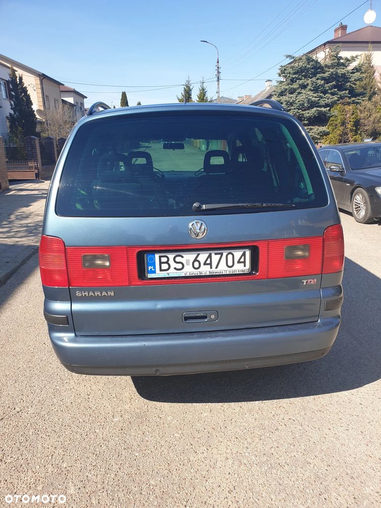 Volkswagen Sharan 1.9 TDI Automatik Highline - 4
