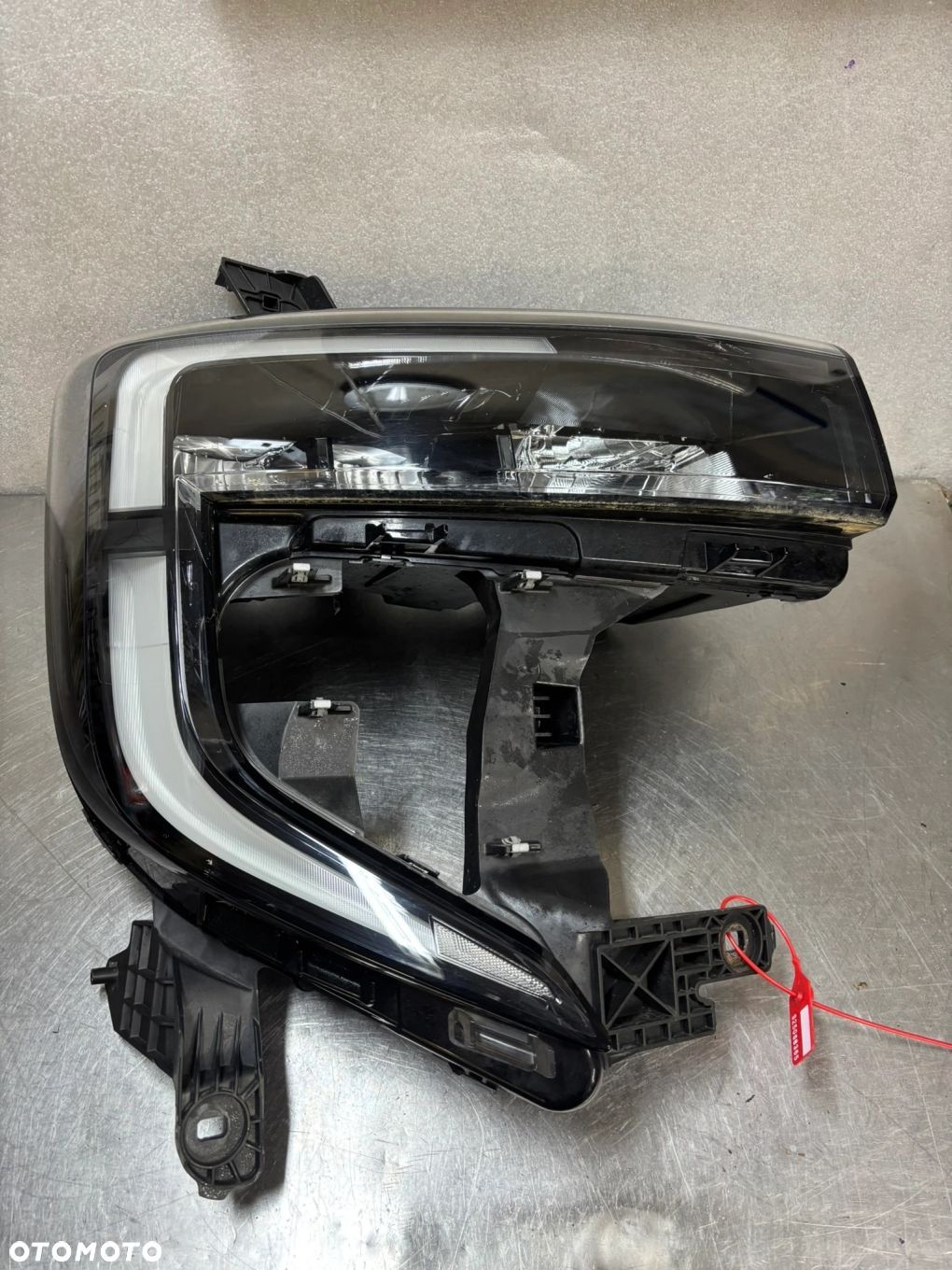 LAMPA PRAWY PRZOD RENAULT MASTER IV 4 V 5 24- 260106174R EUROPA - 1
