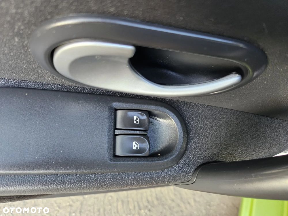 Renault Clio 1.2 16V 75 Grandtour Expression - 20