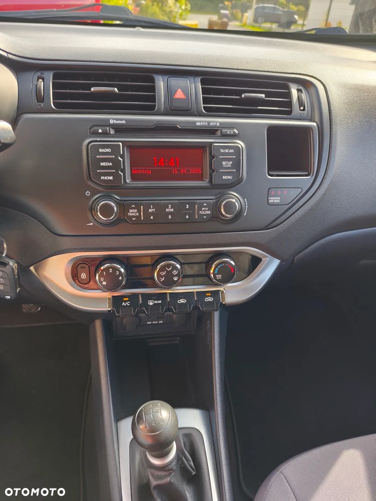 Kia Rio - 27