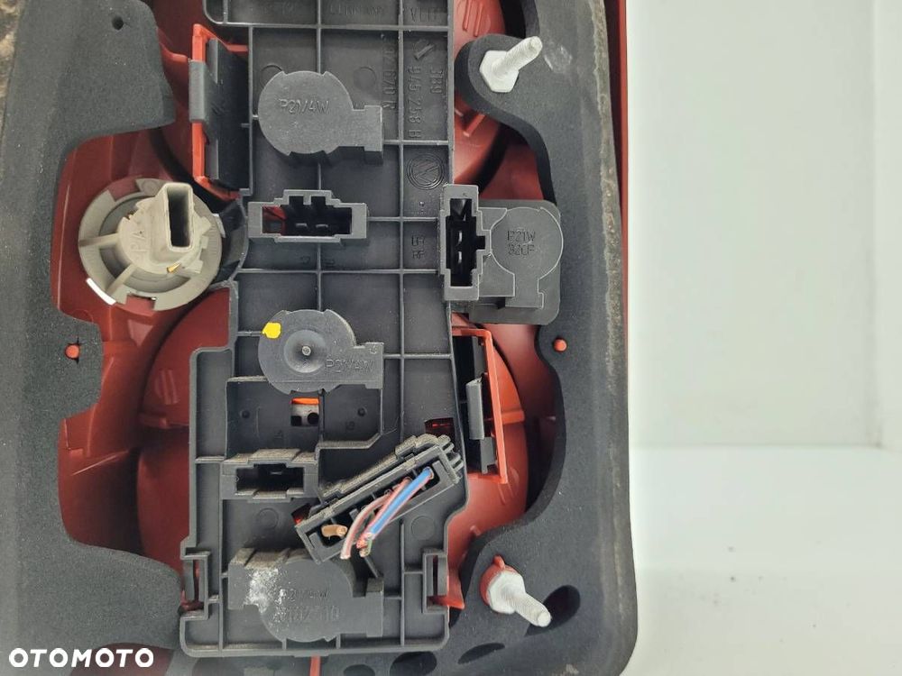 LAMPA TYŁ PRAWA VW PASSAT B5 KOMBI LIFT EUROPA 2004 - 6