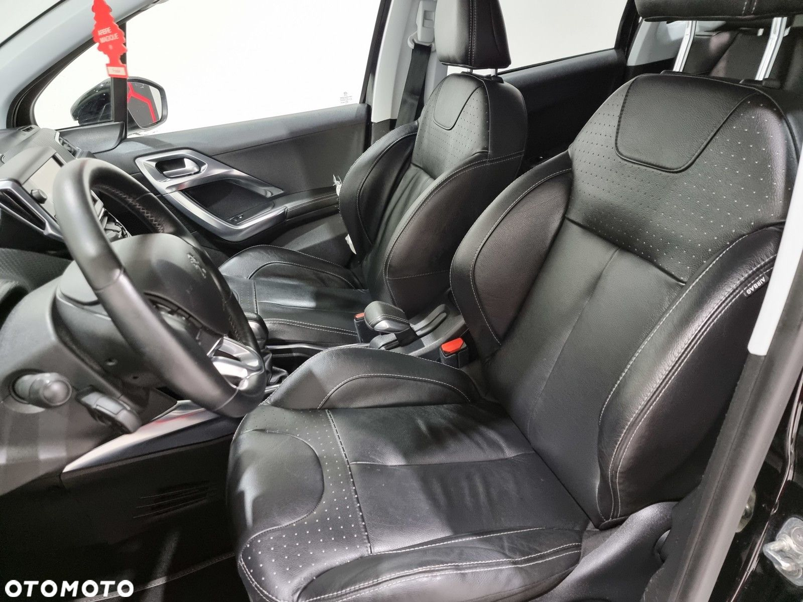 Peugeot 2008 - 13