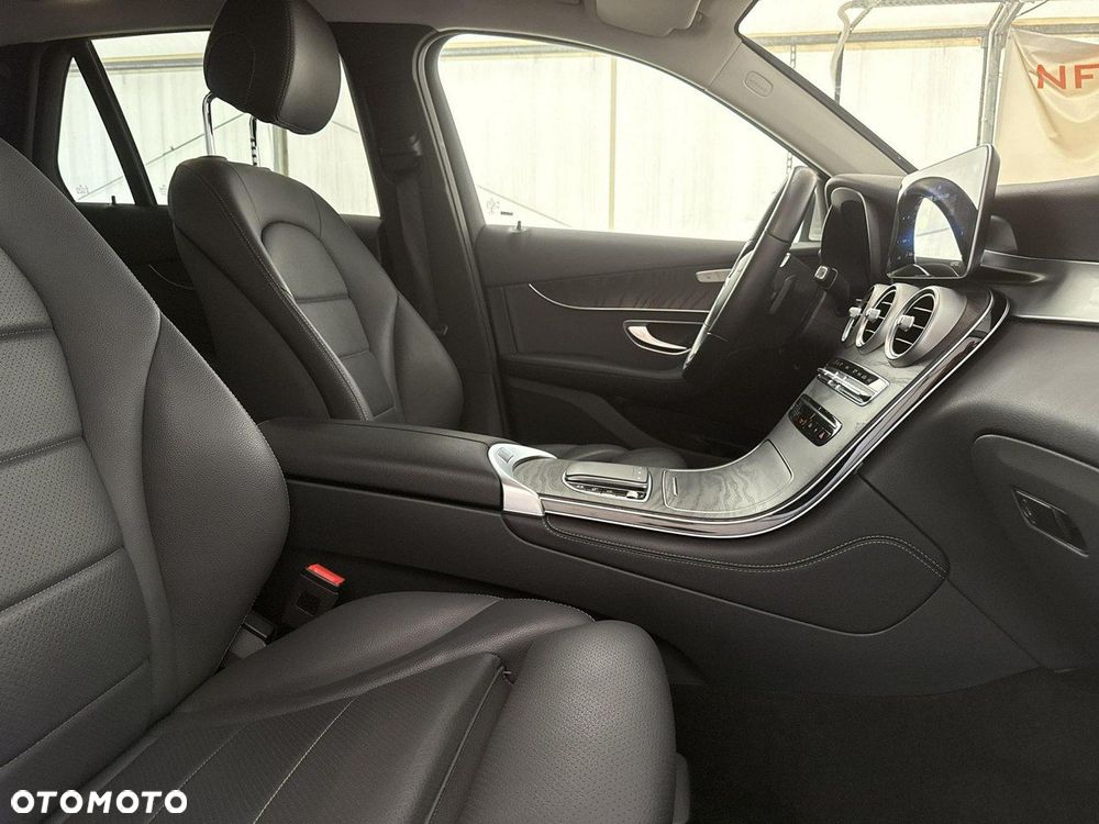 Mercedes-Benz GLC - 22