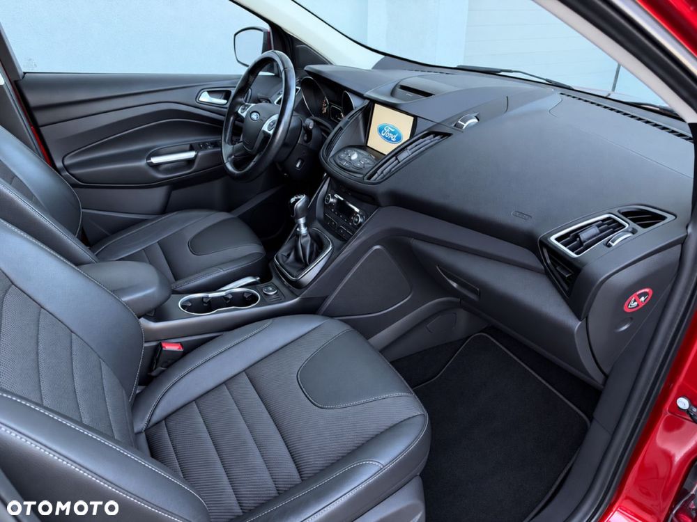 Ford Kuga 1.5 EcoBoost 2x4 Titanium - 30
