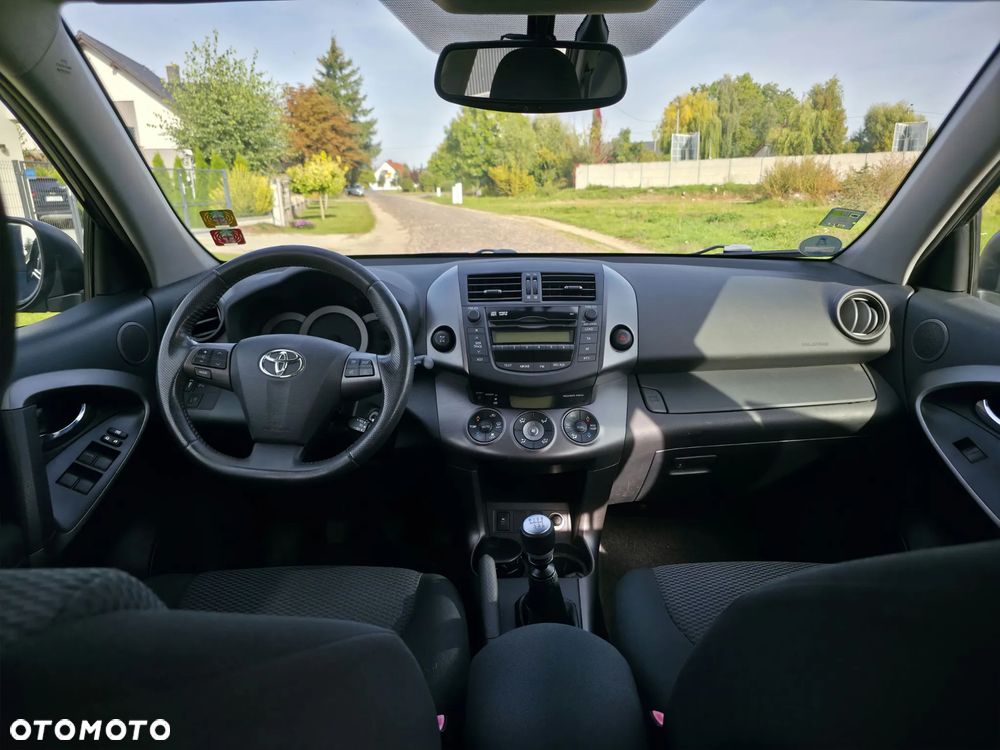 Toyota RAV4 - 11