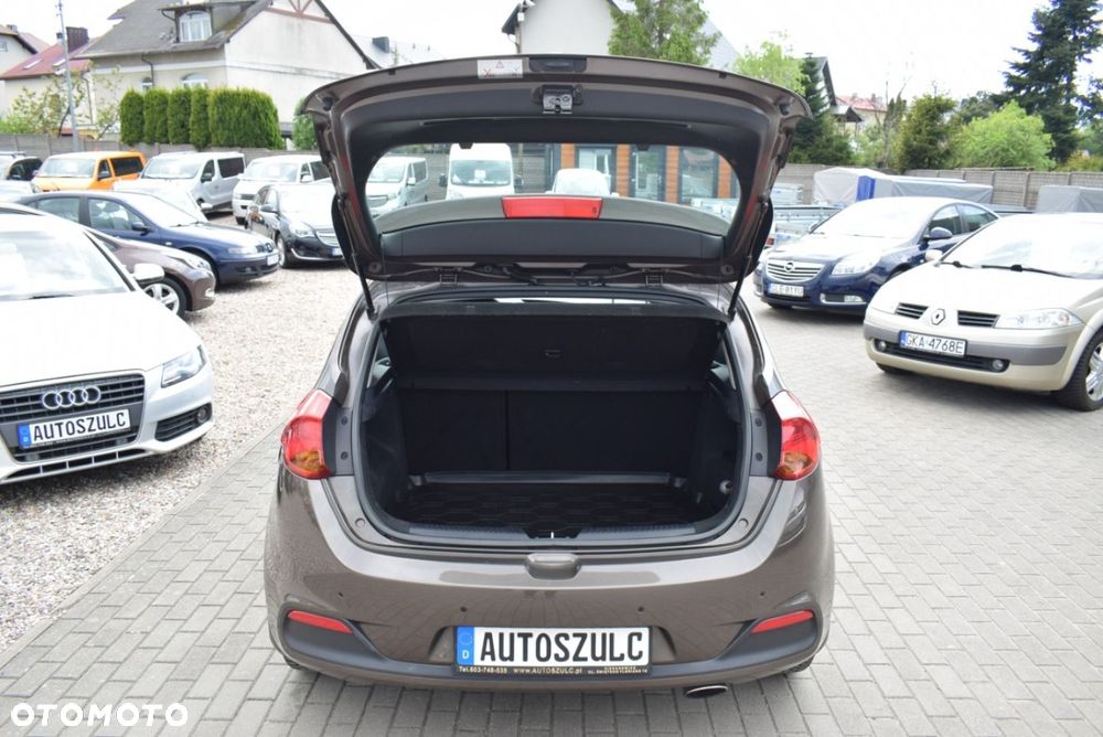 Kia Ceed - 13