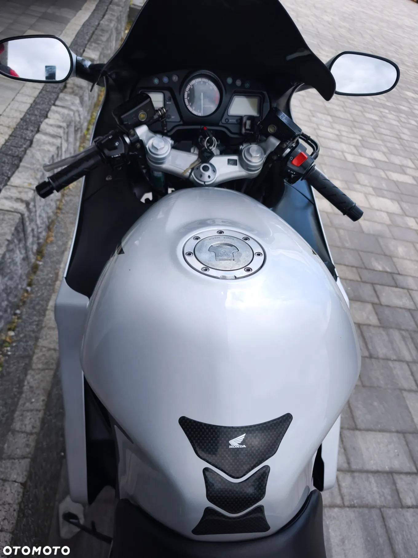 Honda CBR - 11