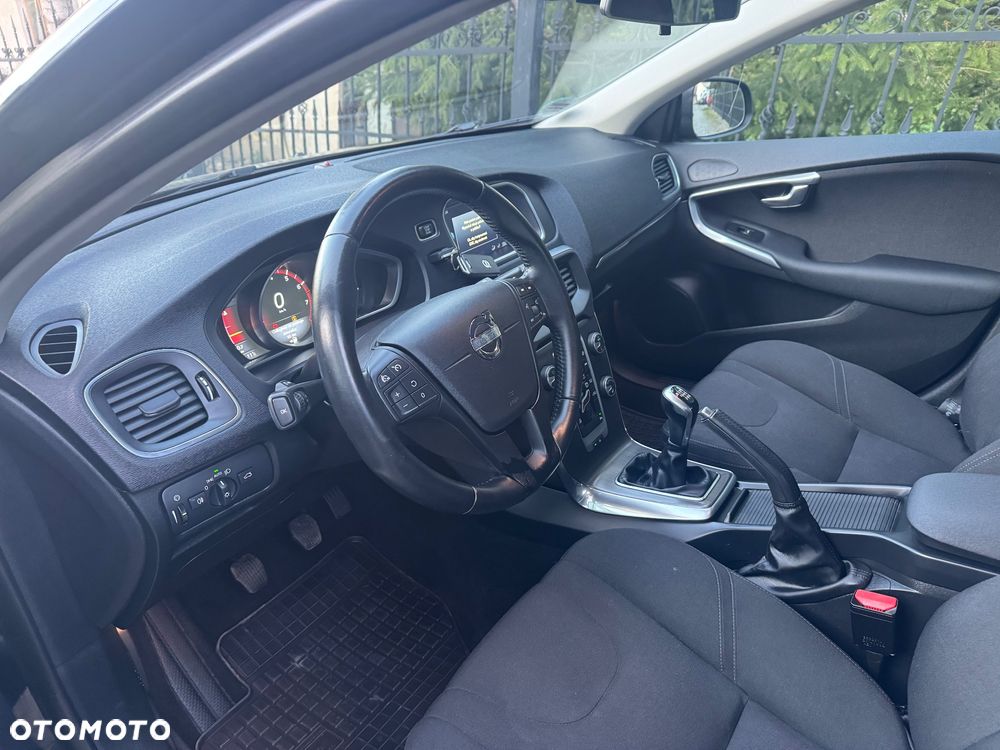 Volvo V40 T2 You - 22