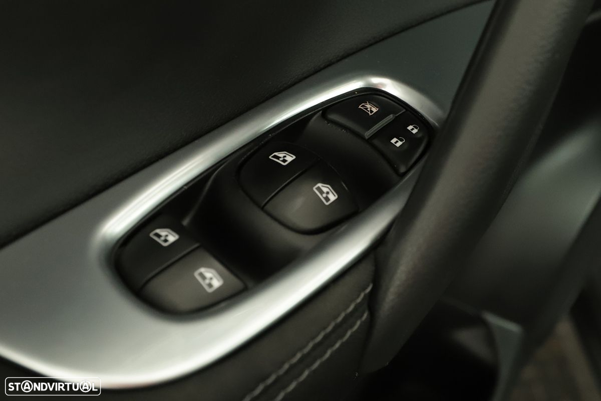 Nissan Qashqai 1.5 dCi N-Connecta - 18