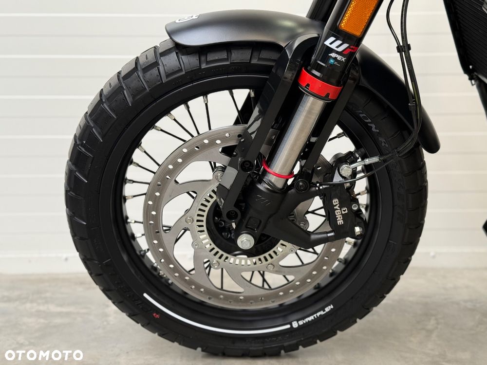 Husqvarna Svartpilen - 24