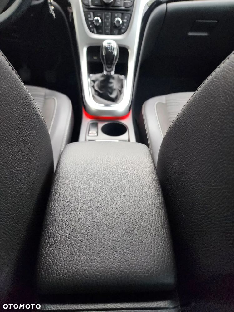 Opel Astra 1.4 Turbo ENERGY - 25