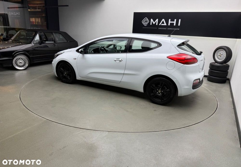 Kia Ceed - 8