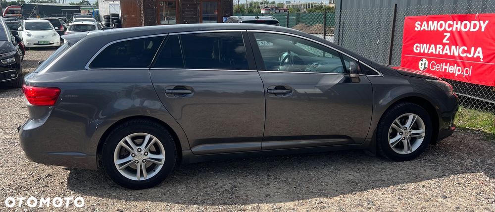 Toyota Avensis Combi 2.0 D-4D Executive - 3