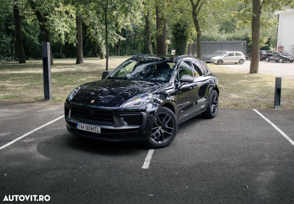PORSCHE Macan