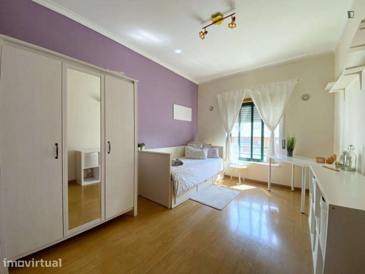 Quarto - localizado em Setubal - Grande imagem: 2/7