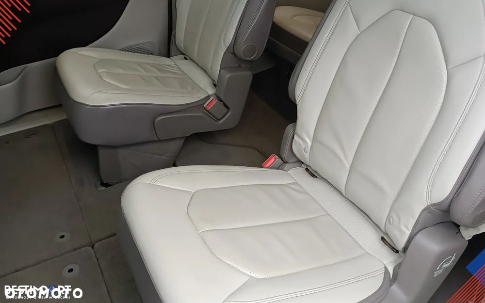 Chrysler Pacifica - 13
