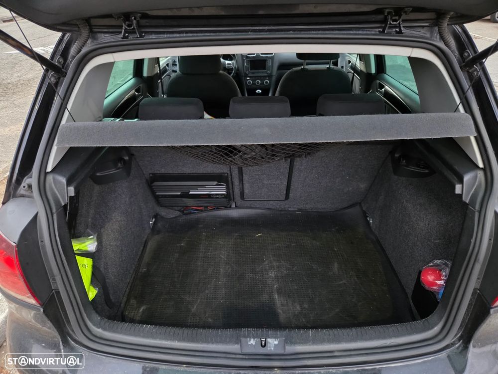 VW Golf 2.0 TDi Confortline - 9