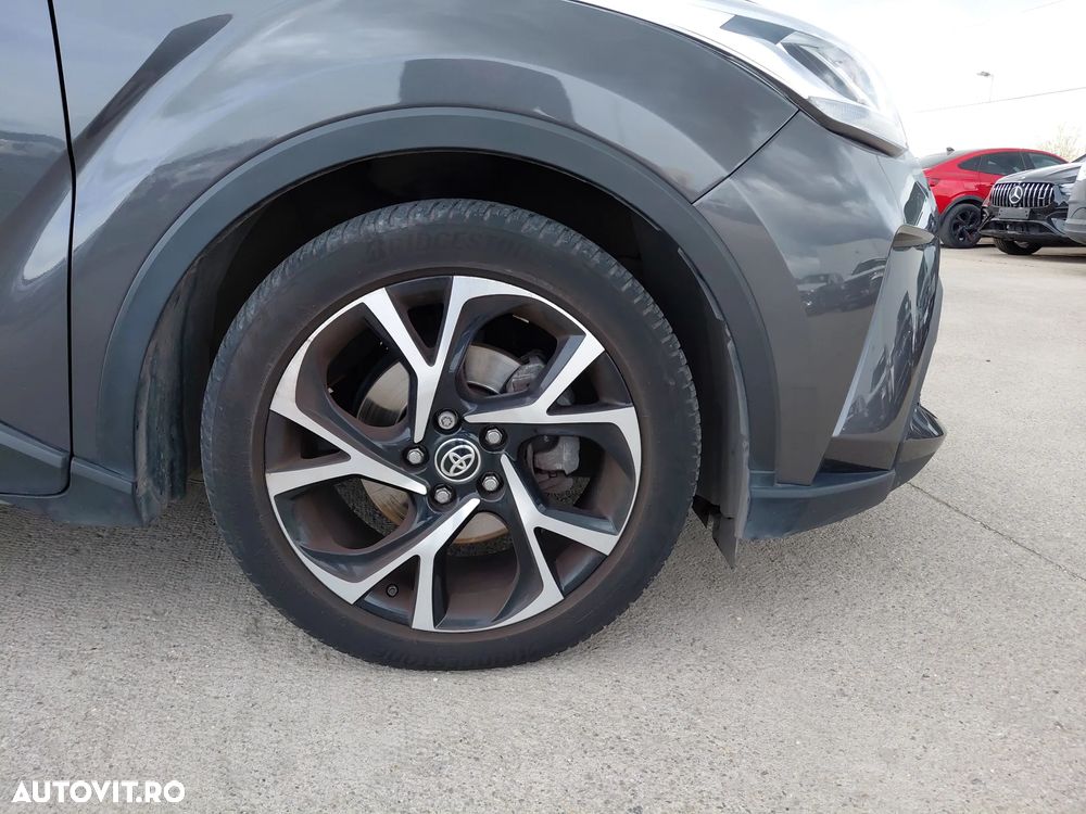 Toyota C-HR - 16