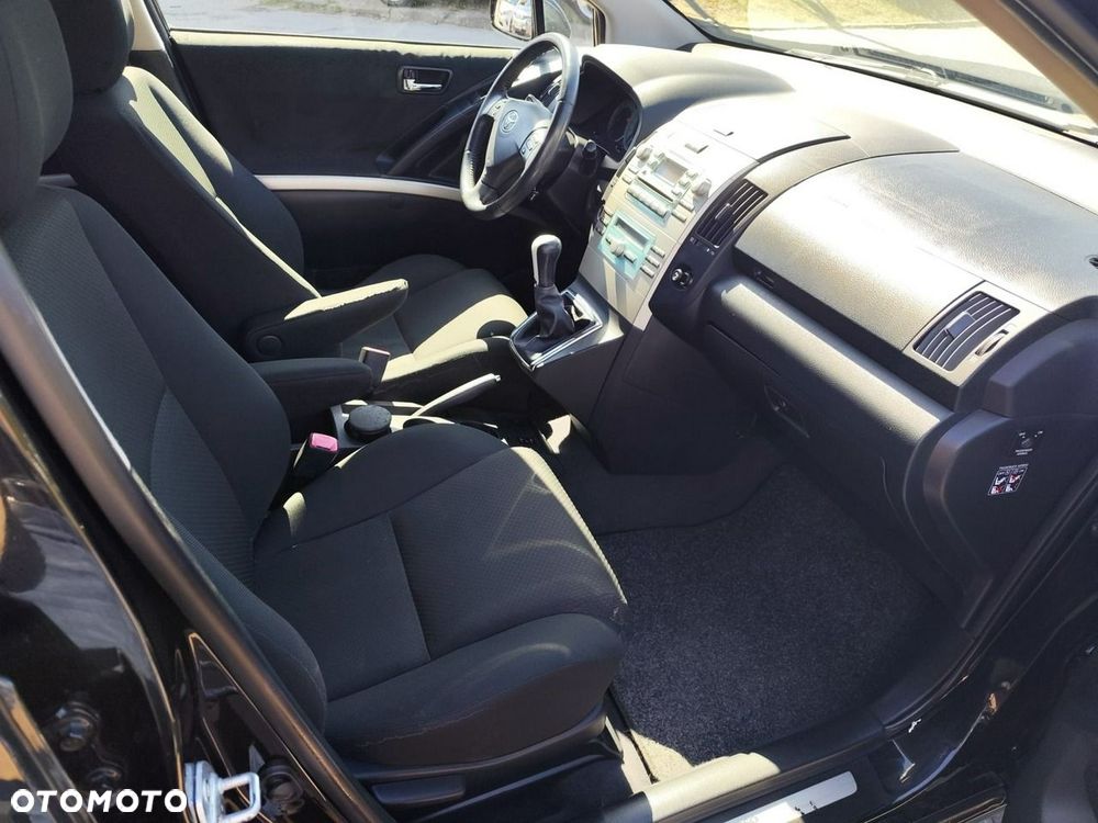 Toyota Corolla Verso - 21