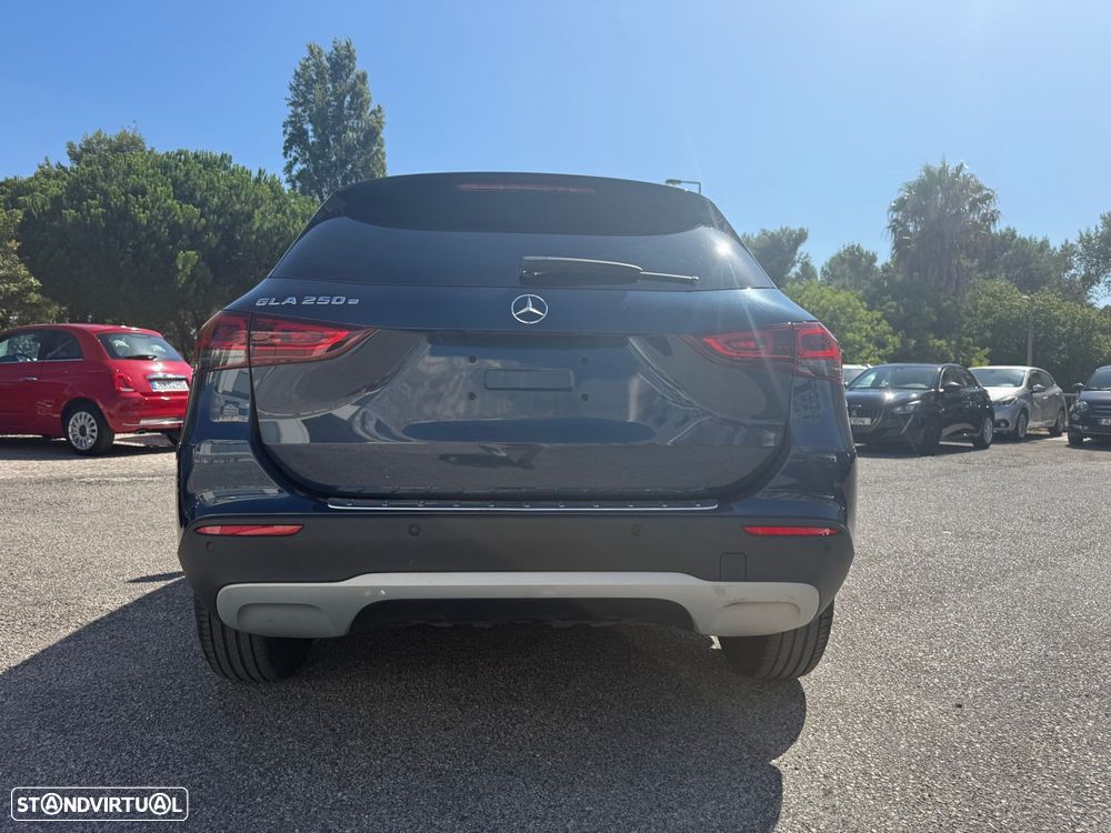 Mercedes-Benz GLA 250 e Progressive — fotografia 3