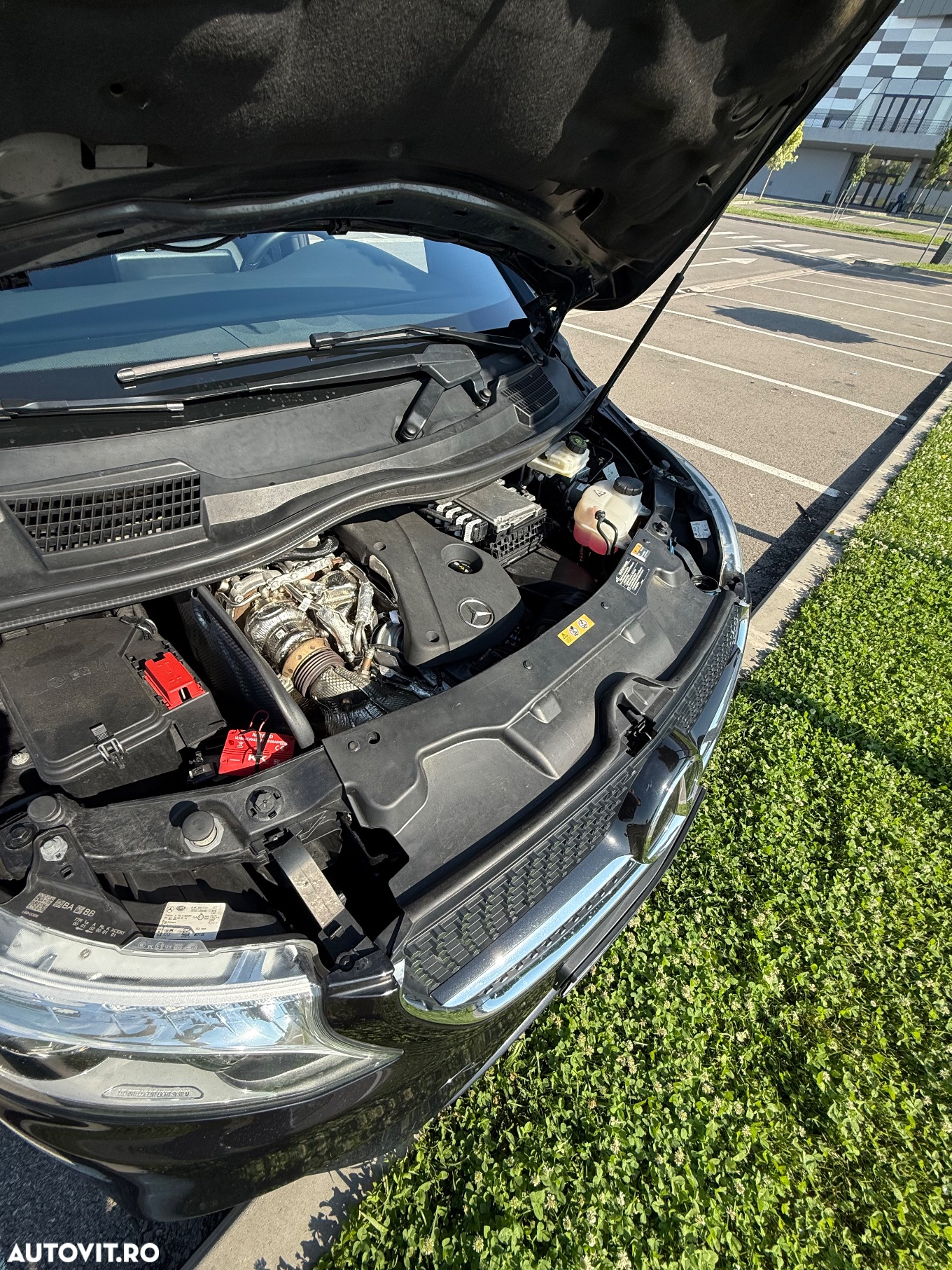 Mercedes-Benz V 300 d lang 4Matic 9G-TRONIC Avantgarde Edition 2021 - 28