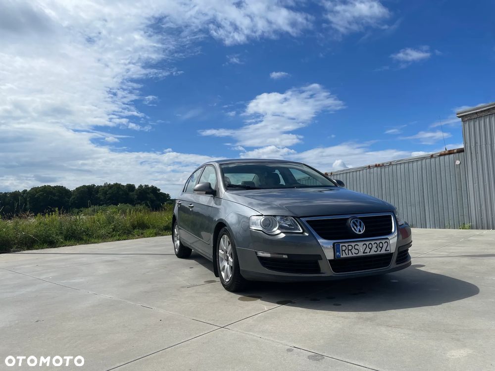 Volkswagen Passat - 15