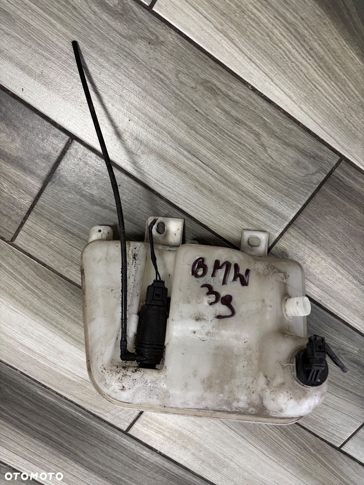 zbiornik płynu  spryskiwaczy BMW E39 - 3