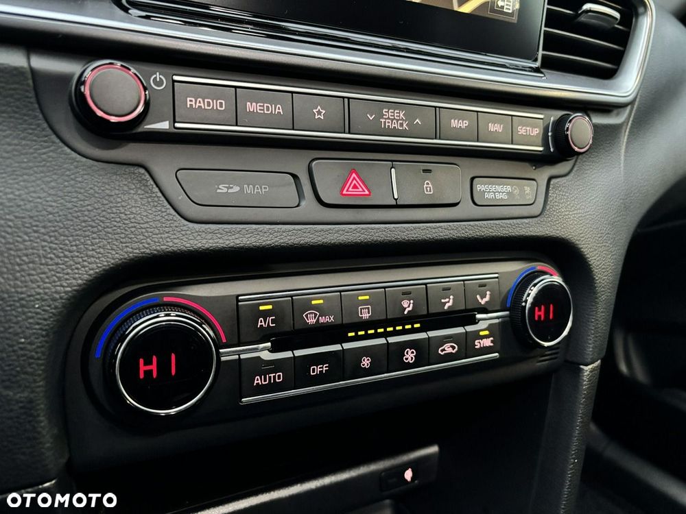 Kia Ceed - 12
