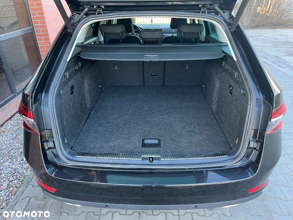 Skoda Superb 2.0 TDI Ambition DSG - 30