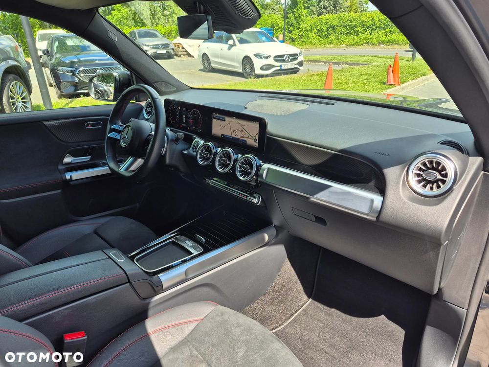 Mercedes-Benz GLB 200 AMG Line 7G-DCT - 22