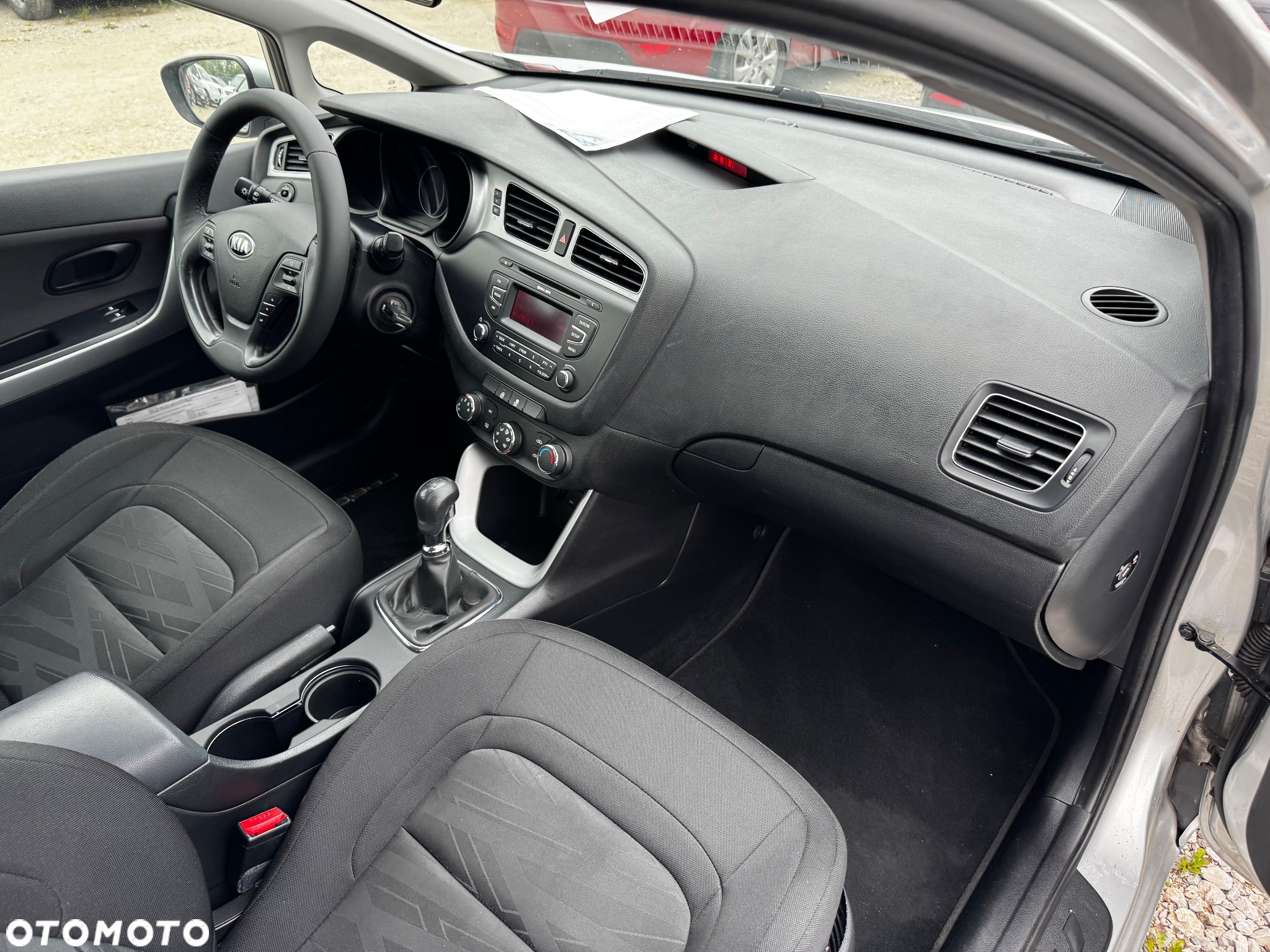 Kia Ceed 1.4 CVVT Attract - 35