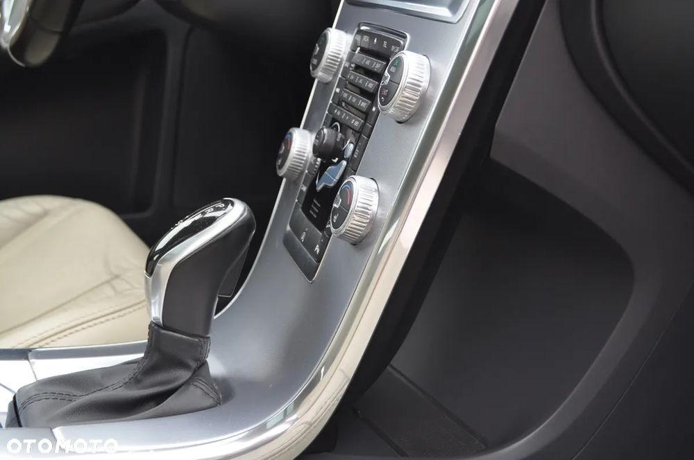 Volvo XC 60 D4 AWD Summum - 31