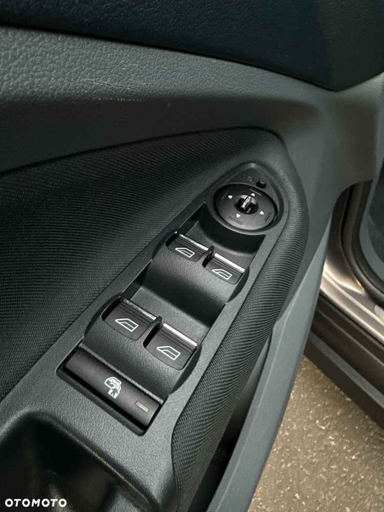 Ford C-MAX 1.6 TDCi Start-Stop-System Titanium - 38