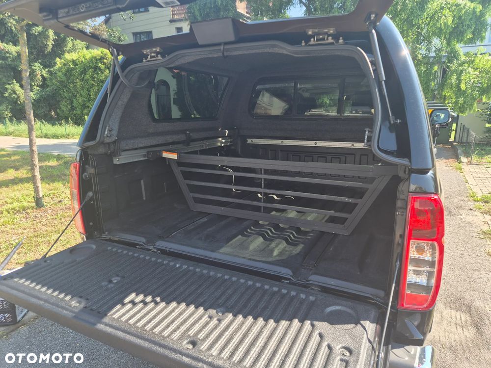 Nissan Navara 2.5 D Platinum Long EU5 - 9