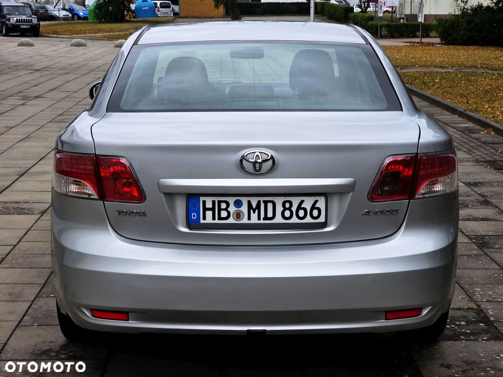 Toyota Avensis 1.8 Sol - 5