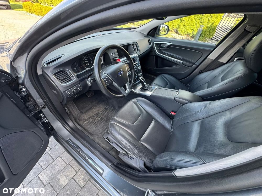 Volvo V60 D2 Geartronic Momentum - 14