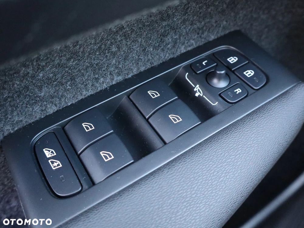 Volvo XC 40 B3 Core - 22
