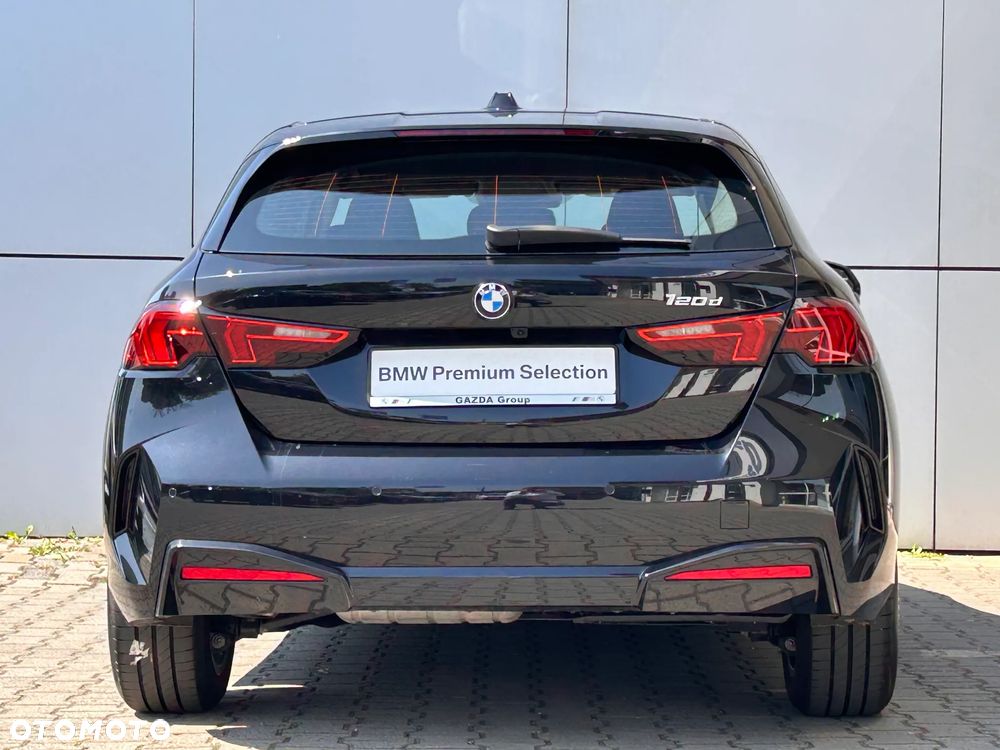 BMW Seria 1 120d mHEV - 11