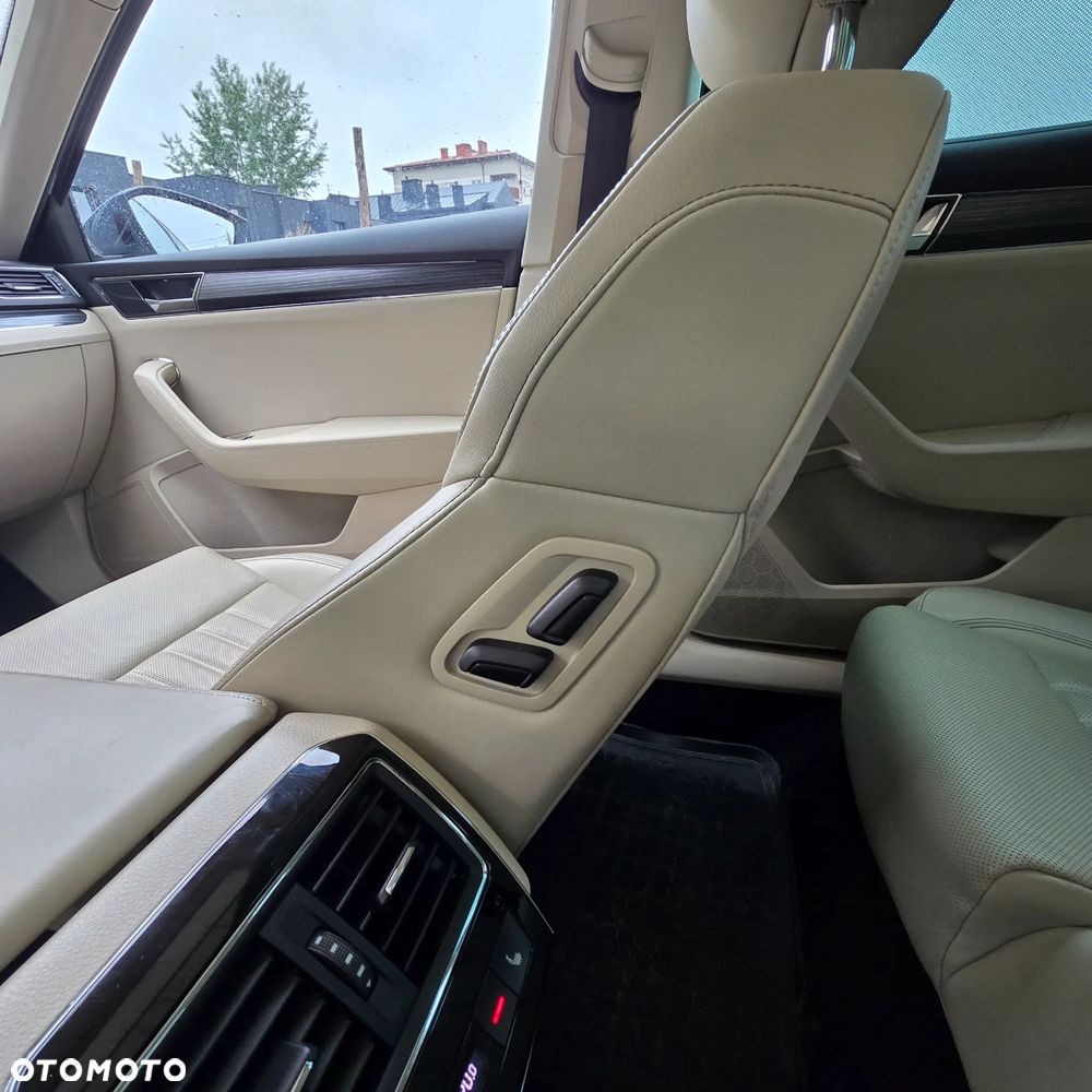 Skoda Superb 2.0 TDI SCR Style DSG - 16