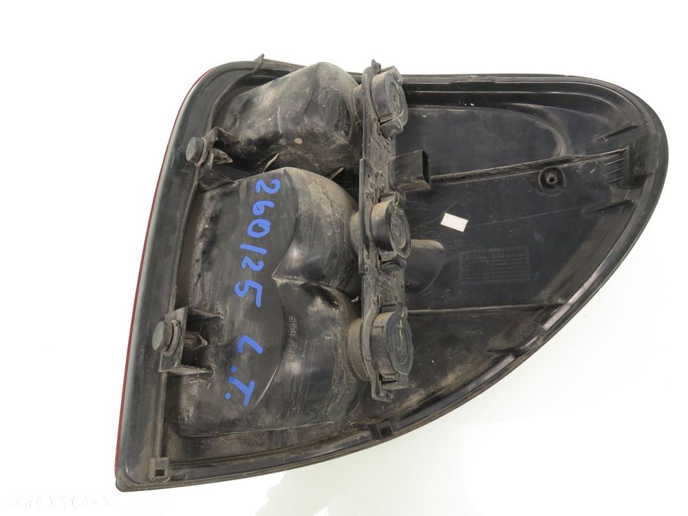 LAMPA LEWA TYLNA CHRYSLER VOYAGER IV 04857601 - 4