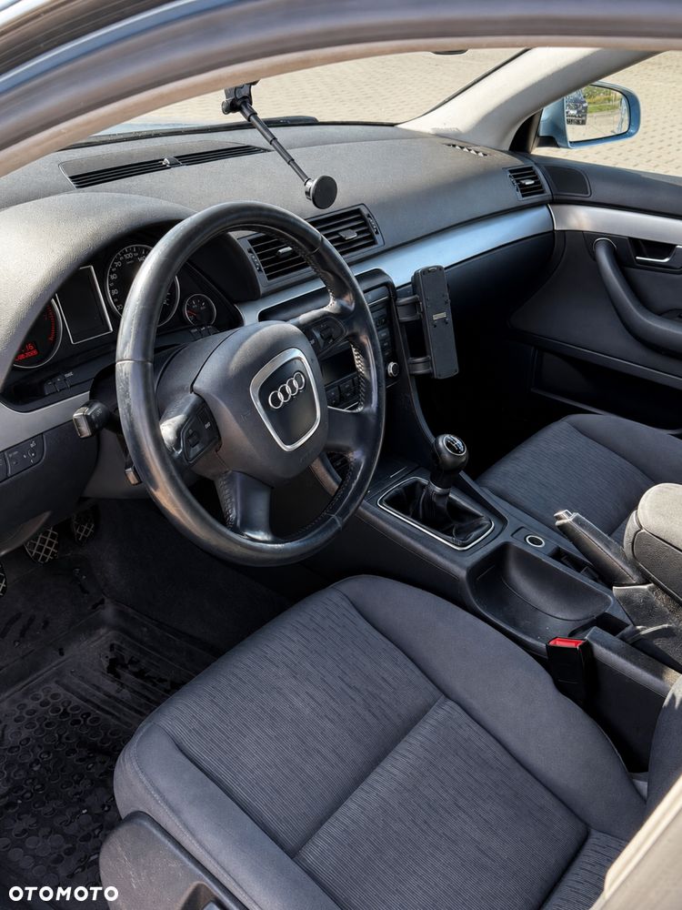 Audi A4 Limousine - 6
