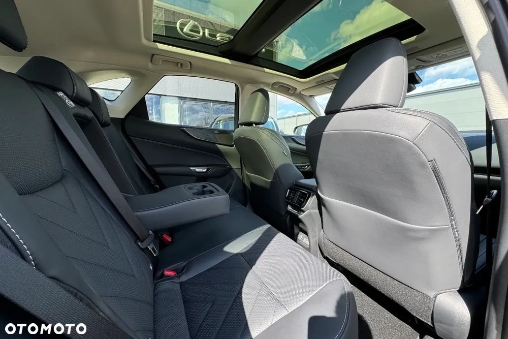 Lexus NX 350h Omotenashi AWD - 31