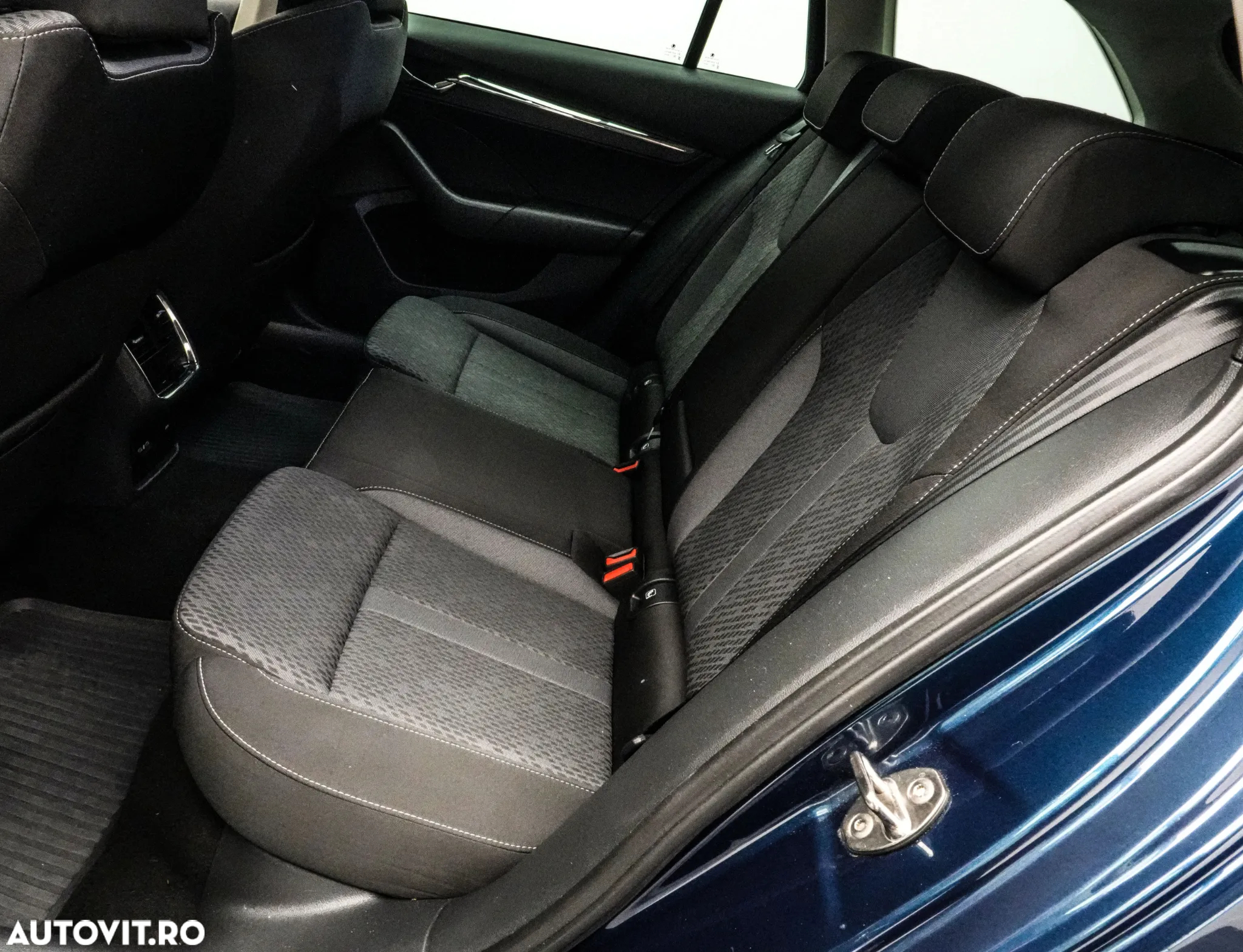 Skoda Octavia Combi 2.0 TDI DSG Style - 13