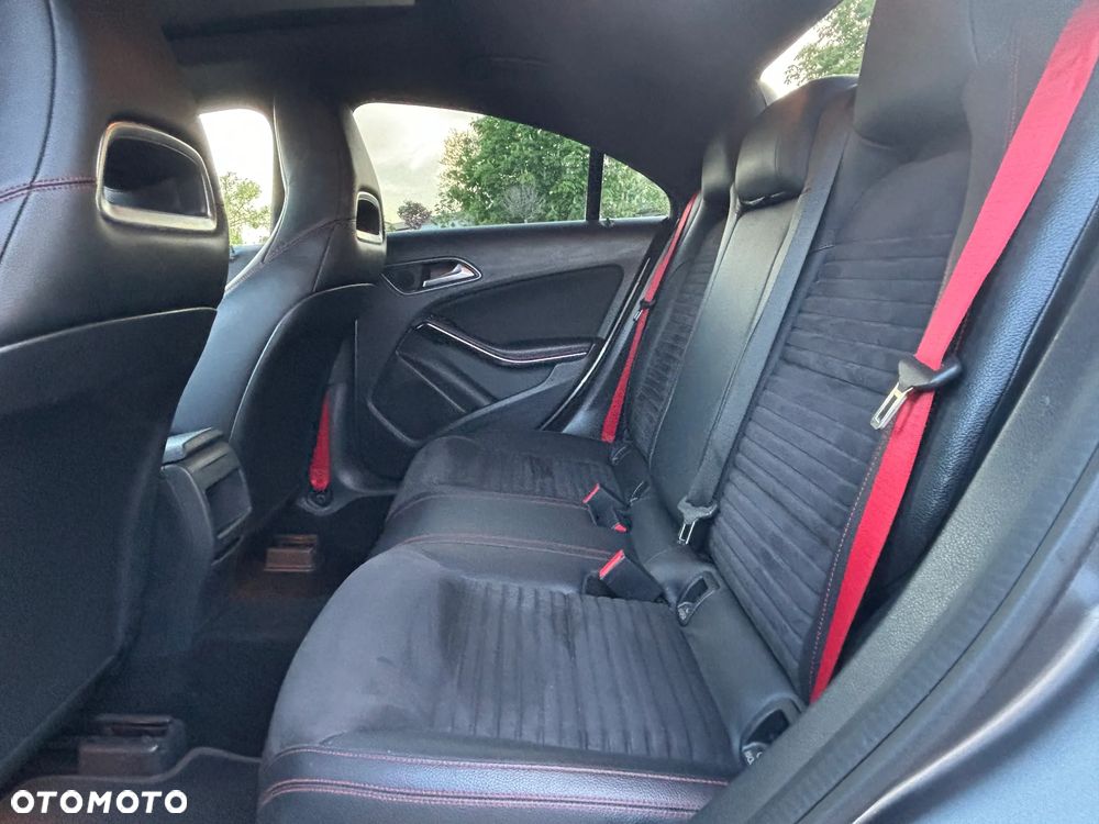 Mercedes-Benz CLA 250 7G-DCT AMG Line - 27