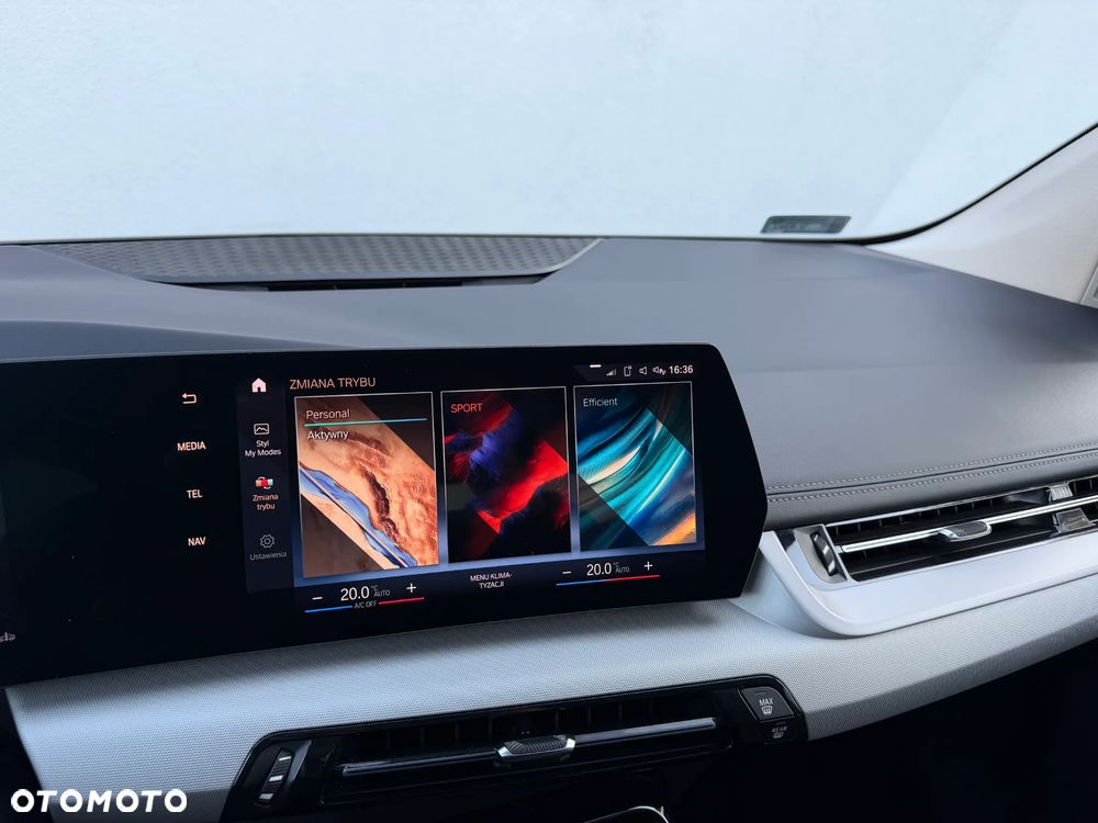 BMW Seria 2 218d - 21
