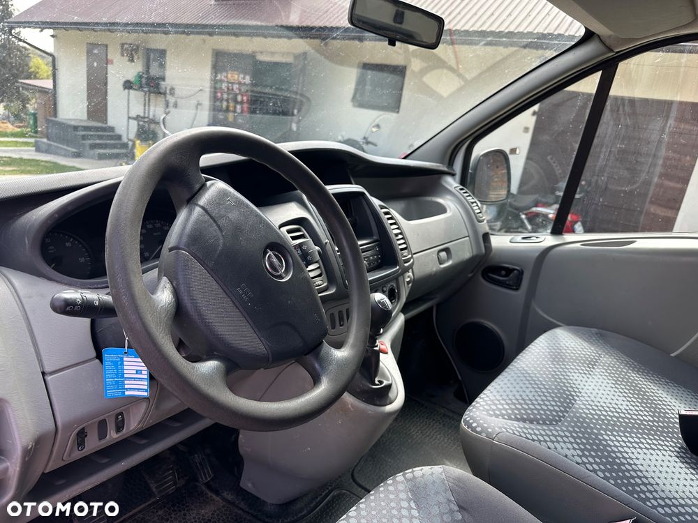 Opel Vivaro - 11