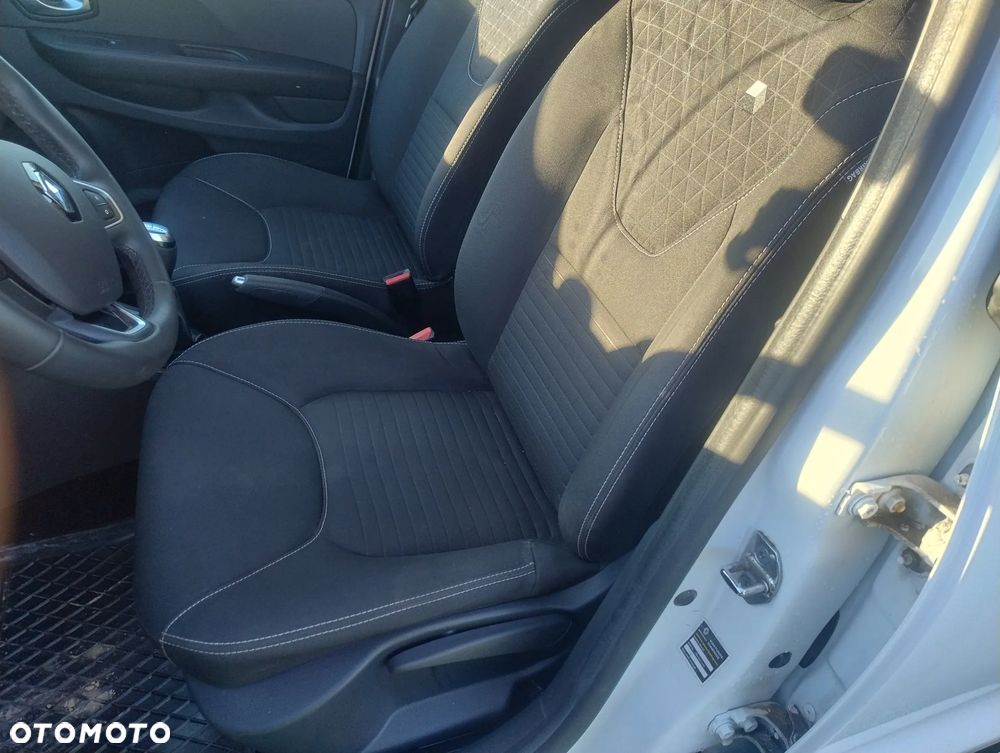 Renault Clio 1.2 16V 75 LIMITED - 9