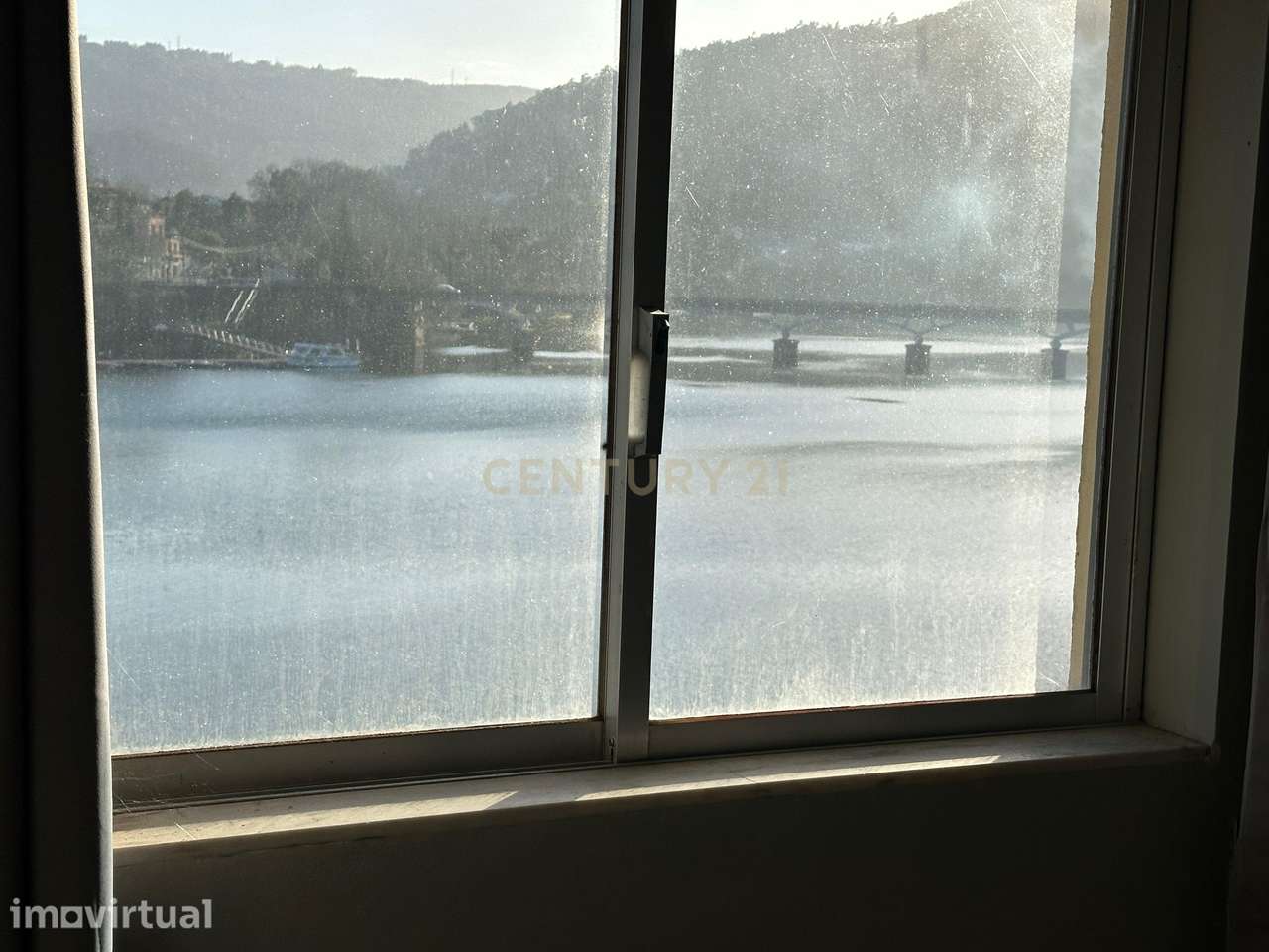 Propriedade única no geres , duas casas com acesso ao rio (No rio Cald - Grande imagem: 3/41