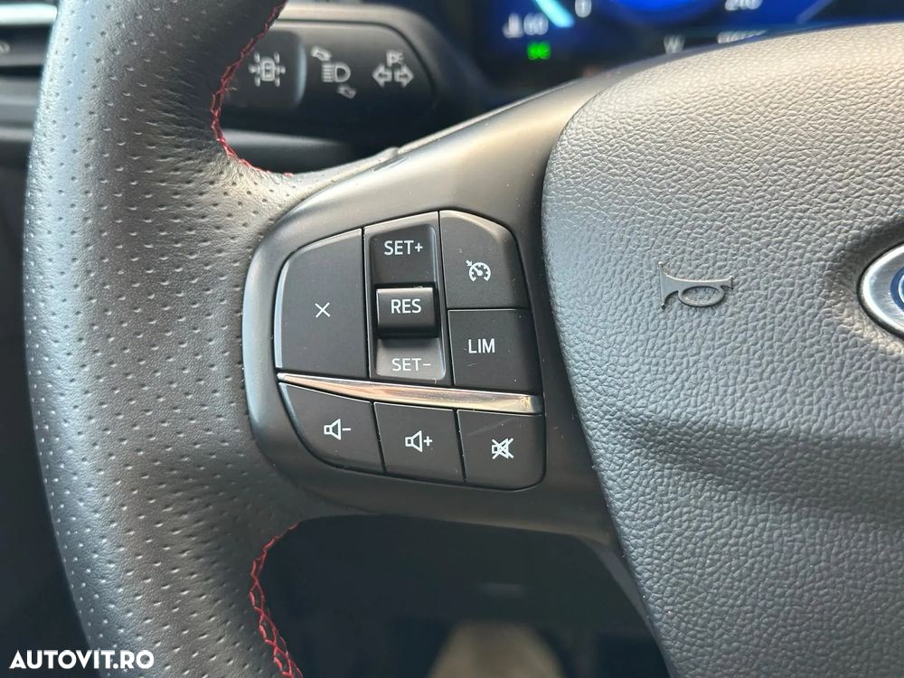 Ford Kuga 2.5 Duratec PHEV ST Line X - 29